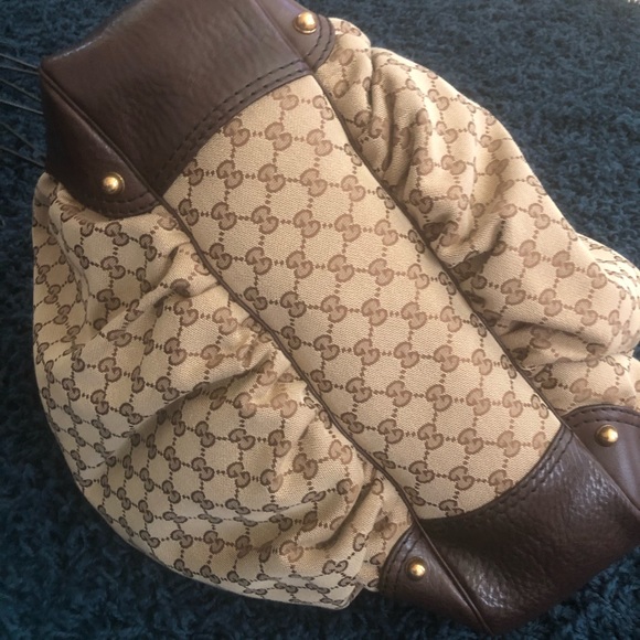 Gucci Handbag - Picture 2 of 4